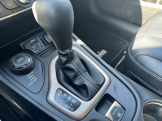 Used 2014 Jeep Cherokee Limited AWD/4WD image 20