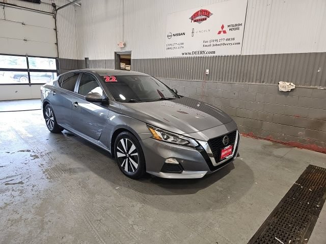 Used 2022 Nissan Altima 2.5 SV FWD image 1