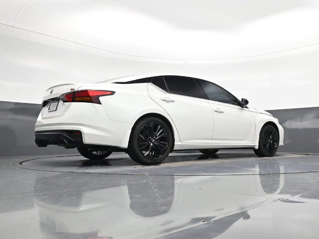 Used 2025 Nissan Altima 2.5 SR w/ SR Premium Package FWD image 26