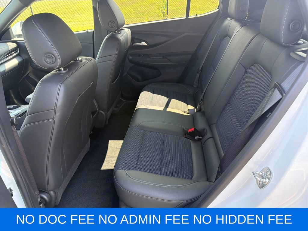 Used 2025 Buick Envista Preferred w/ Advanced Safety Package FWD image 27