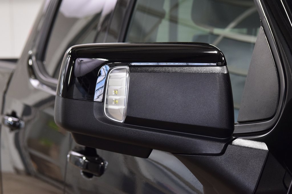 Used 2025 Chevrolet Silverado 1500 High Country w/ Midnight Edition image 17