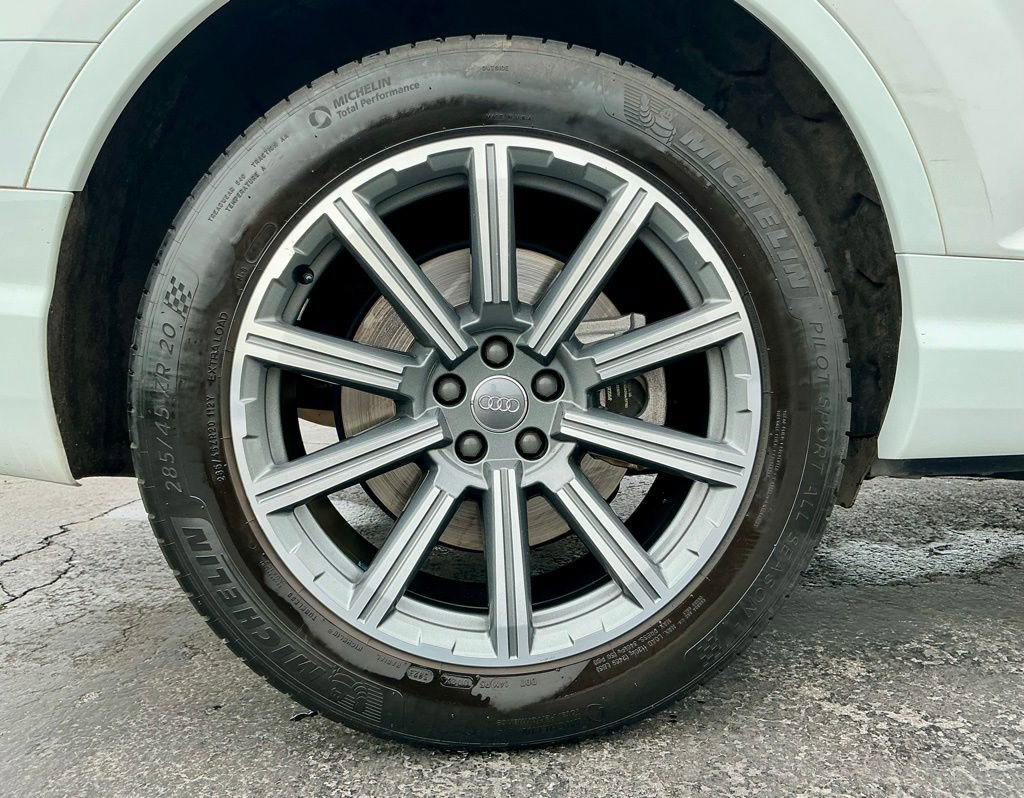 Used 2019 Audi Q7 3.0T Premium Plus w/ Premium Plus Package AWD/4WD image 22