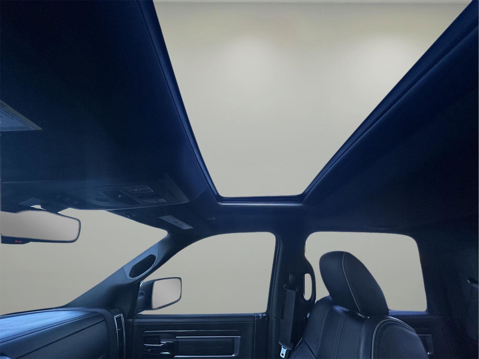 Used 2017 RAM 1500 Limited image 3