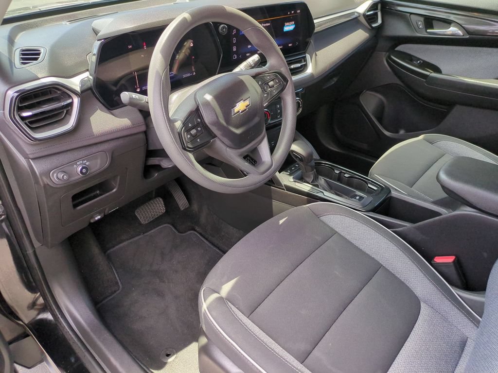 Used 2025 Chevrolet TrailBlazer LT AWD/4WD image 15