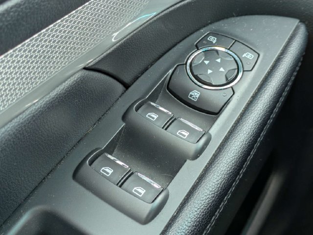 Used 2017 Ford Explorer XLT w/ Equipment Group 202A FWD image 23