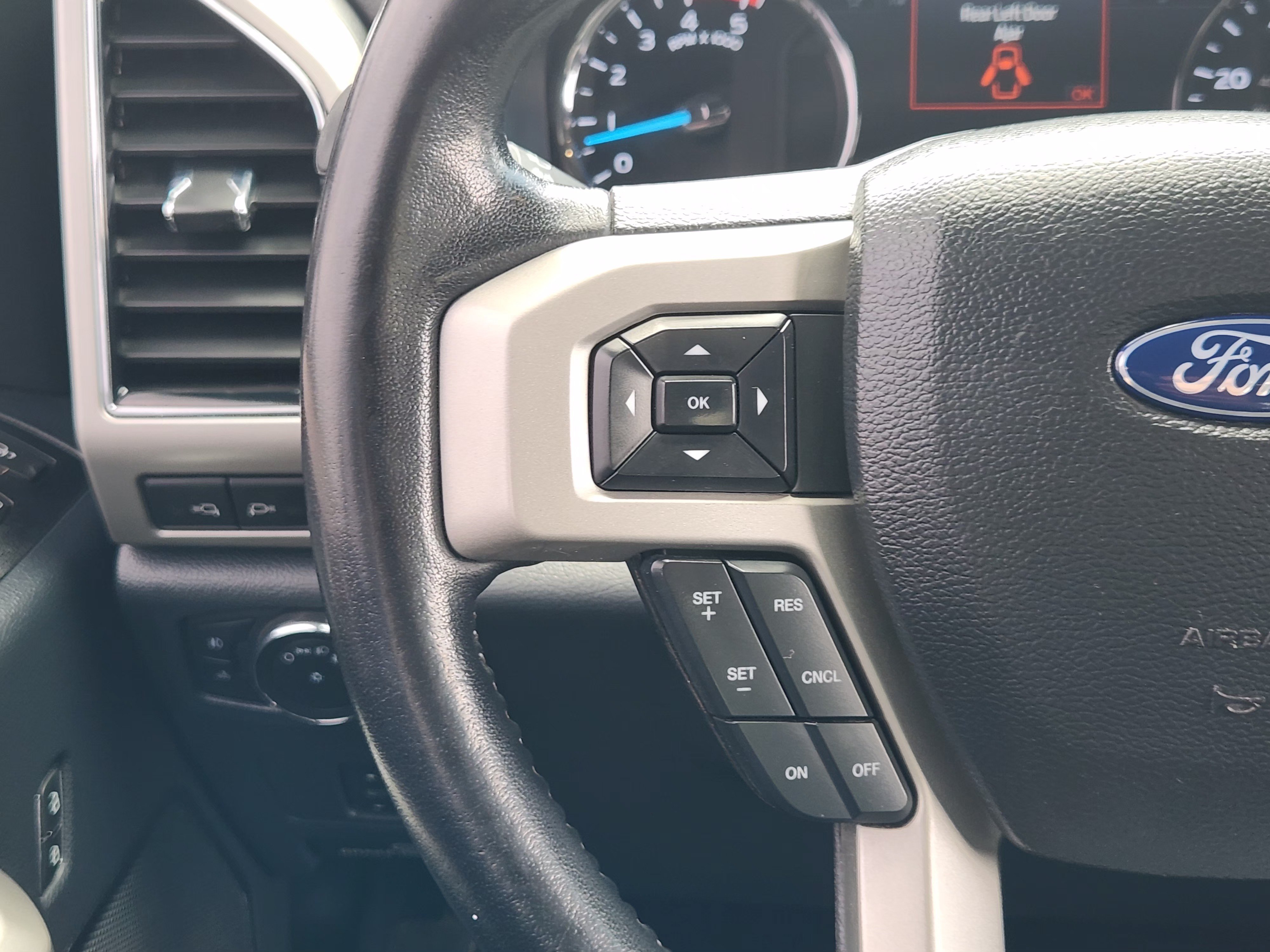 Used 2022 Ford F350 Lariat AWD/4WD image 26