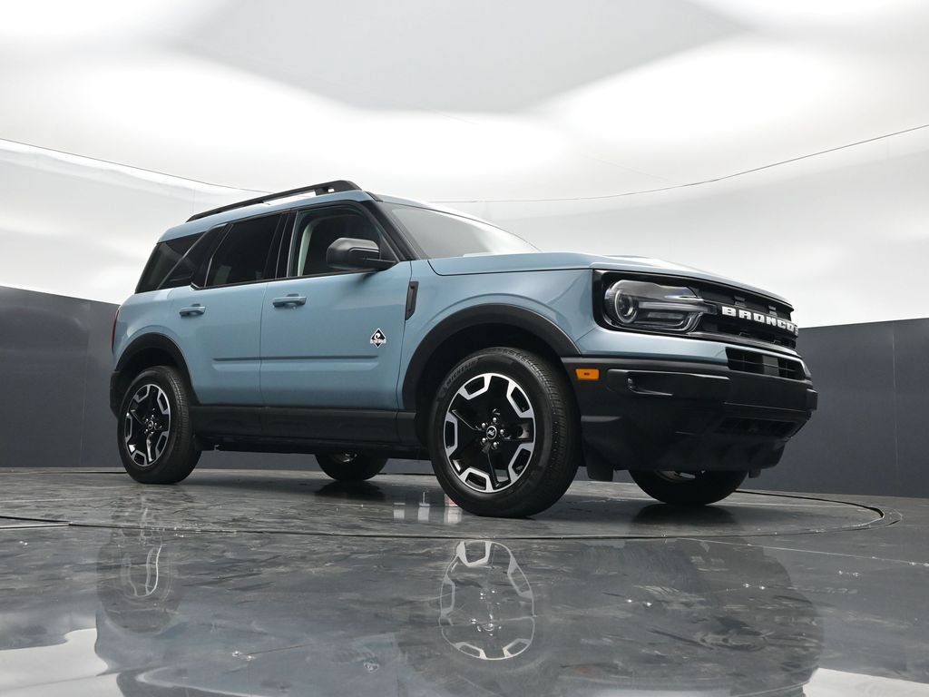 Certified 2023 Ford Bronco Sport Outer Banks w/ Tech Package AWD/4WD image 4