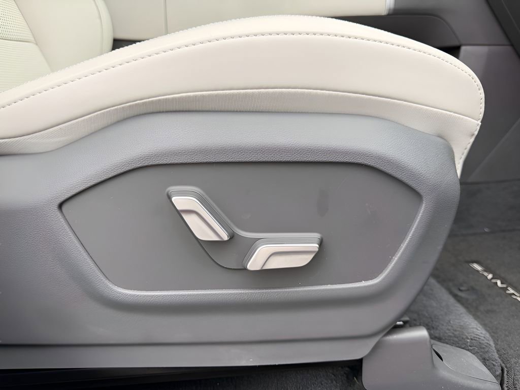 Used 2025 Hyundai Santa Fe Calligraphy image 26