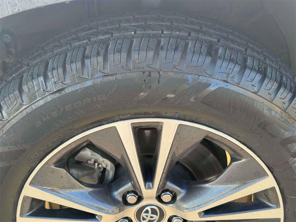 Used 2018 Toyota Highlander LE image 6