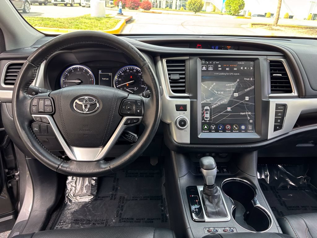 Used 2017 Toyota Highlander Limited AWD/4WD image 21