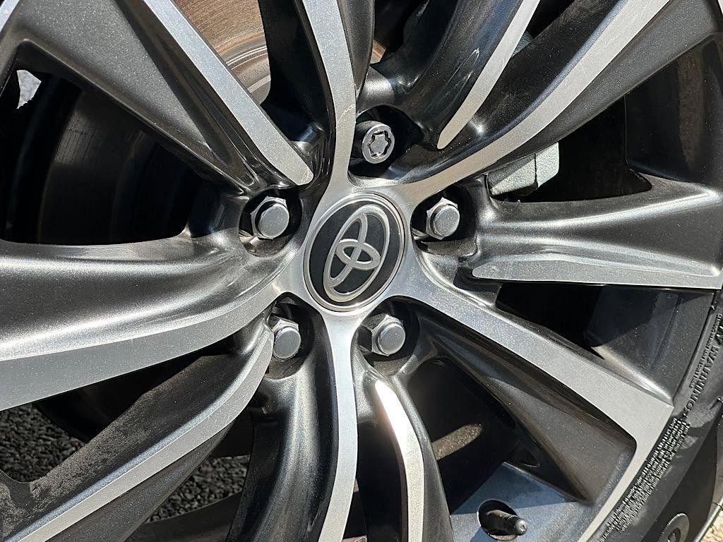 Certified 2024 Toyota Venza LE image 27