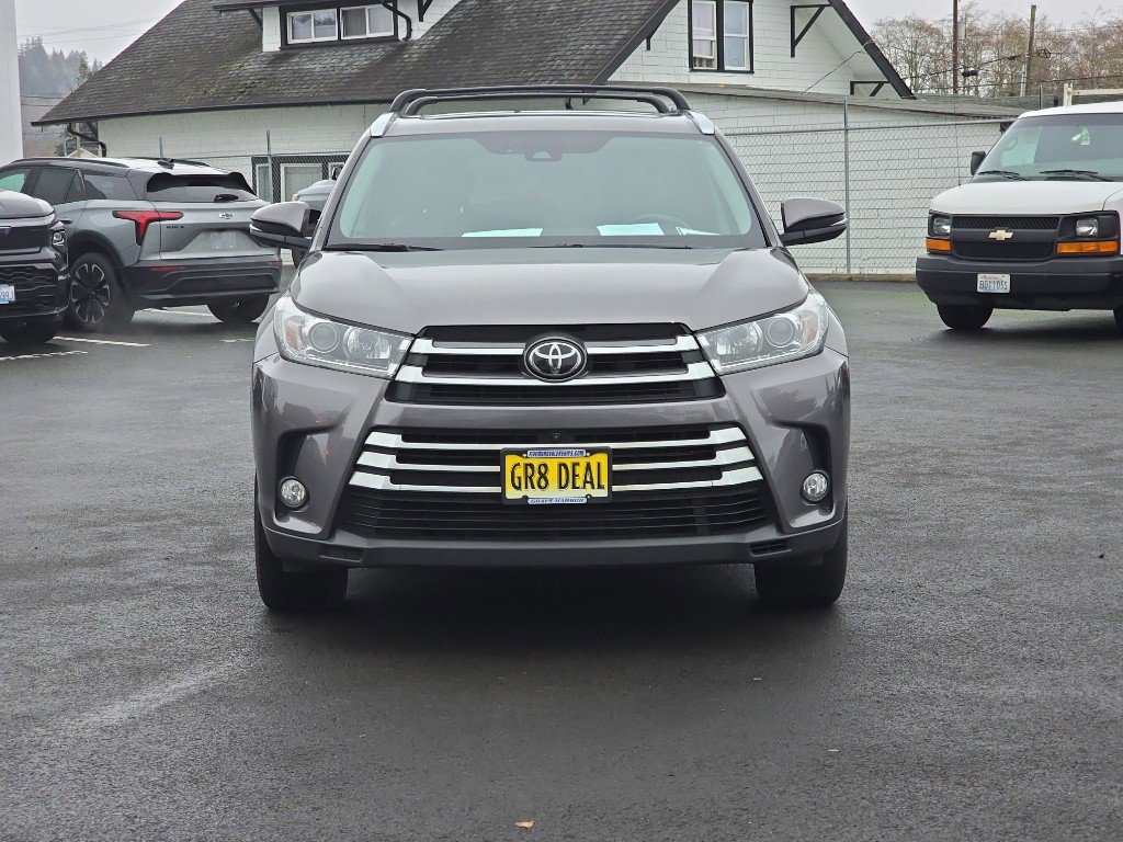 Used 2018 Toyota Highlander Limited Platinum image 3