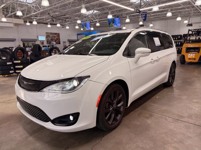 Used 2019 Chrysler Pacifica Limited w/ S Appearance Package FWD image 5