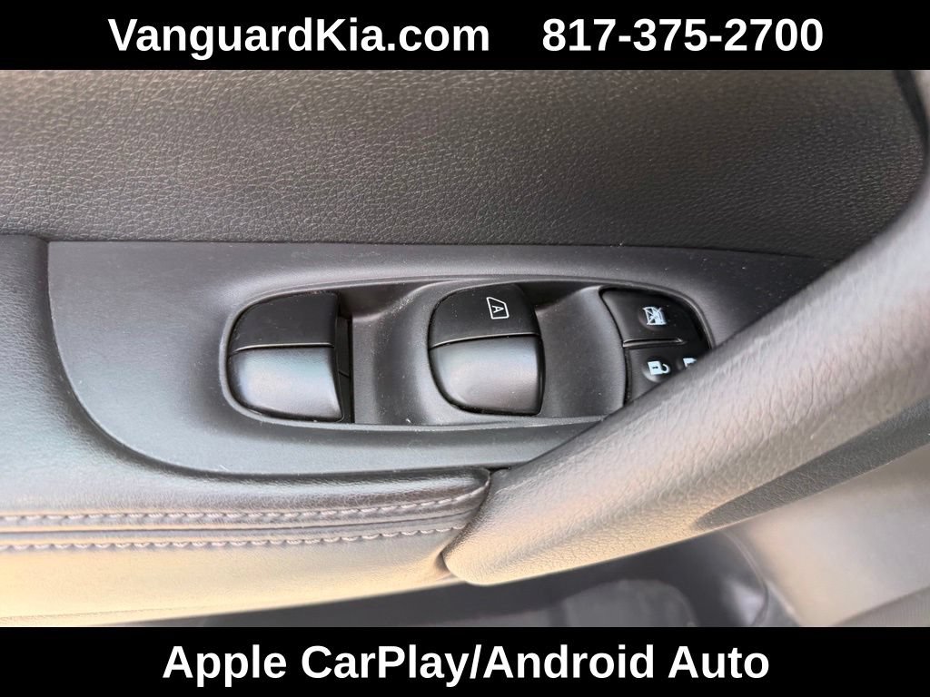 Used 2018 Nissan Rogue SV FWD image 17