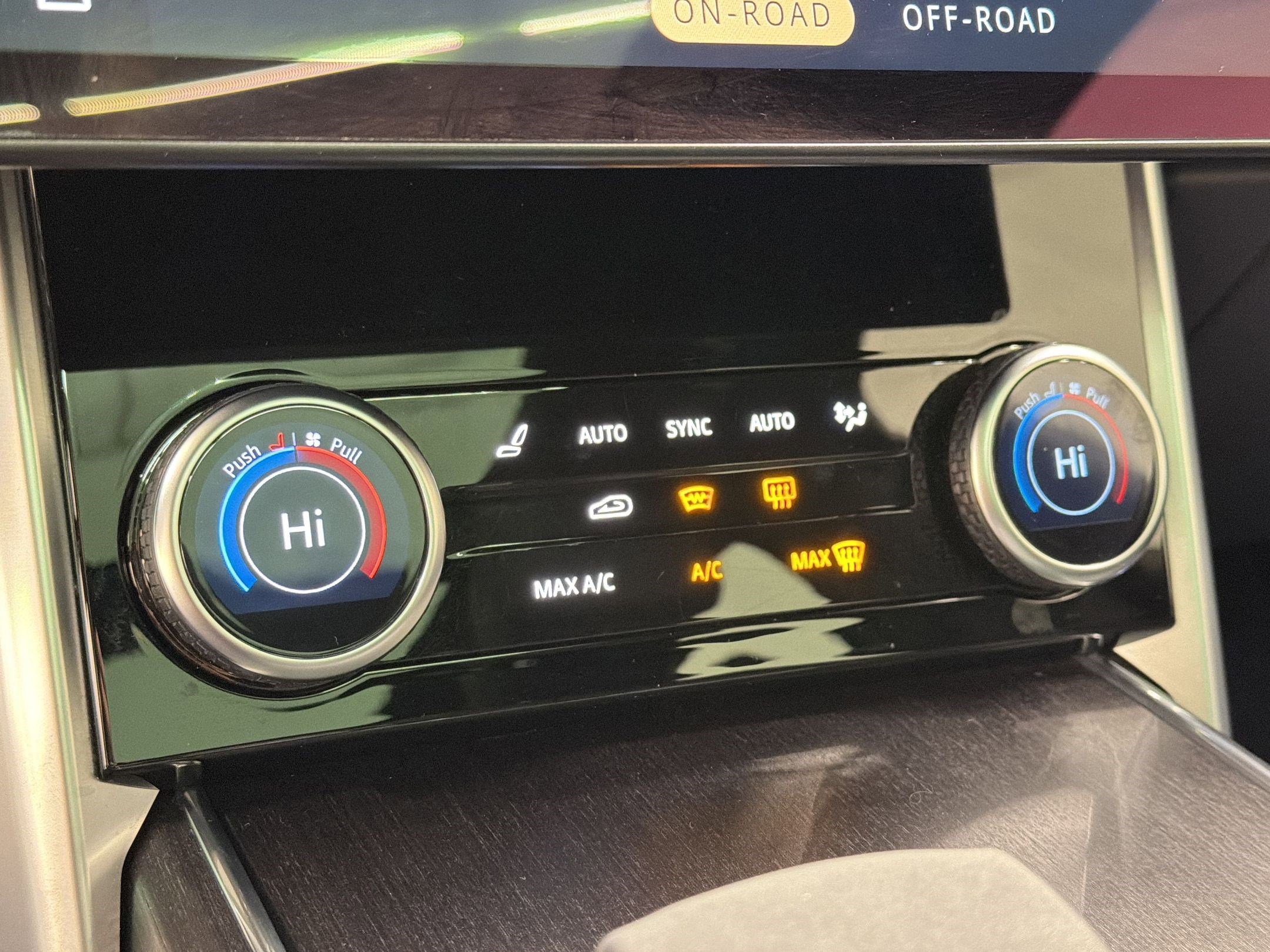 Used 2023 Land Rover Range Rover SE image 17