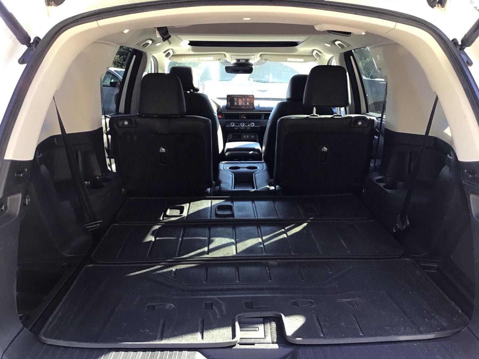 Used 2023 Honda Pilot Touring image 4