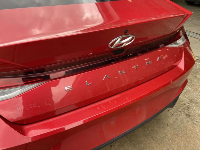 Used 2023 Hyundai Elantra SEL w/ Cargo Package image 11