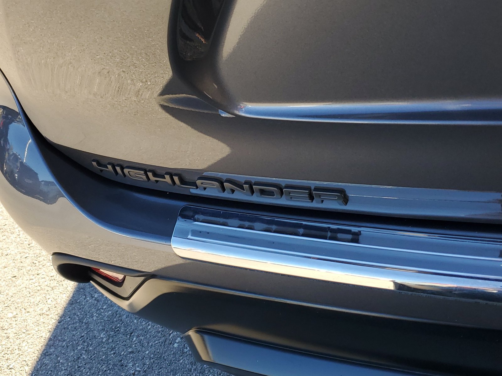 Used 2024 Toyota Highlander XLE AWD/4WD image 7