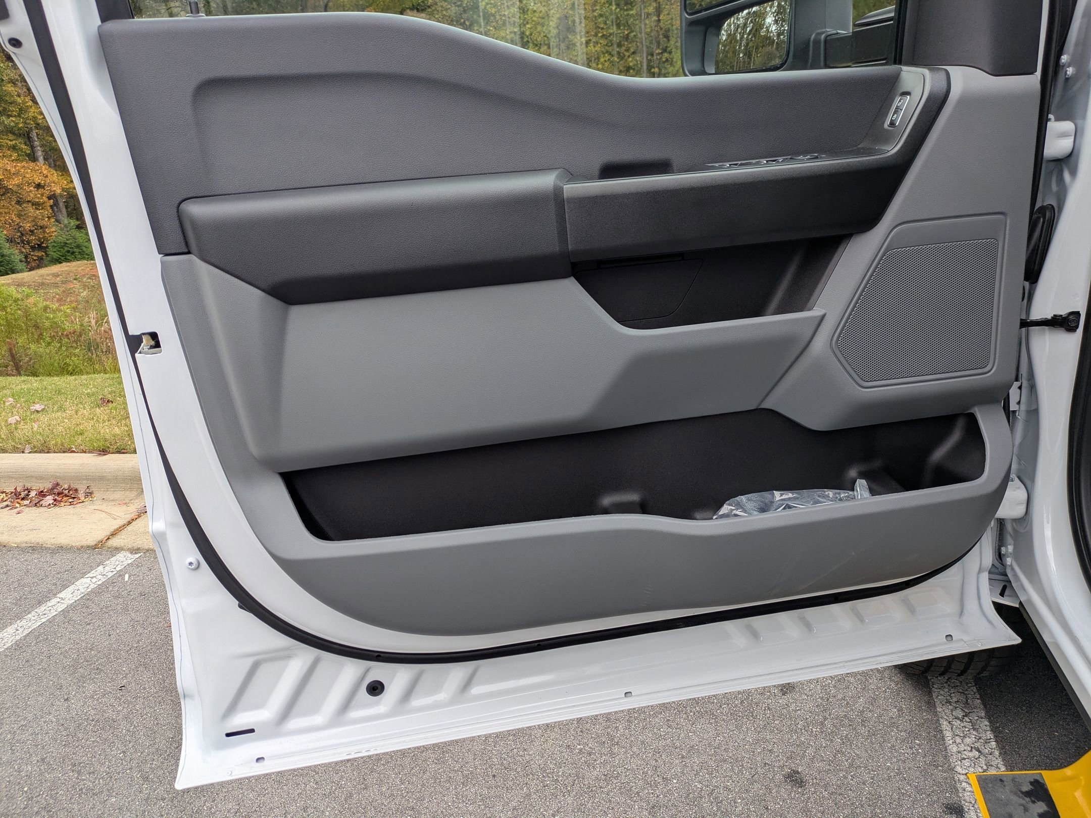 New 2026 Ford F350 XL w/ XL Chrome Package image 10