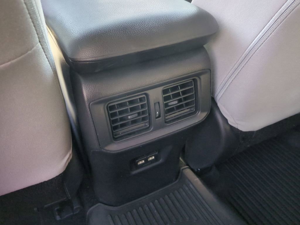 Used 2021 Toyota RAV4 XLE image 24