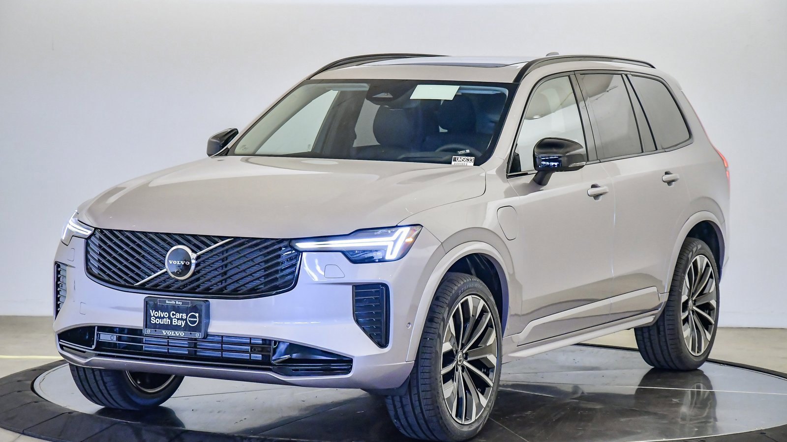 New 2026 Volvo XC90 T8 Ultra w/ Protection Package Premier image 1