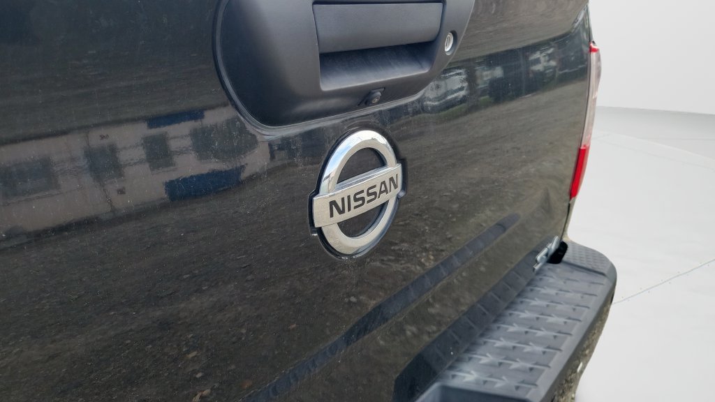 Used 2018 Nissan Titan SV w/ SV Convenience Package RWD image 10
