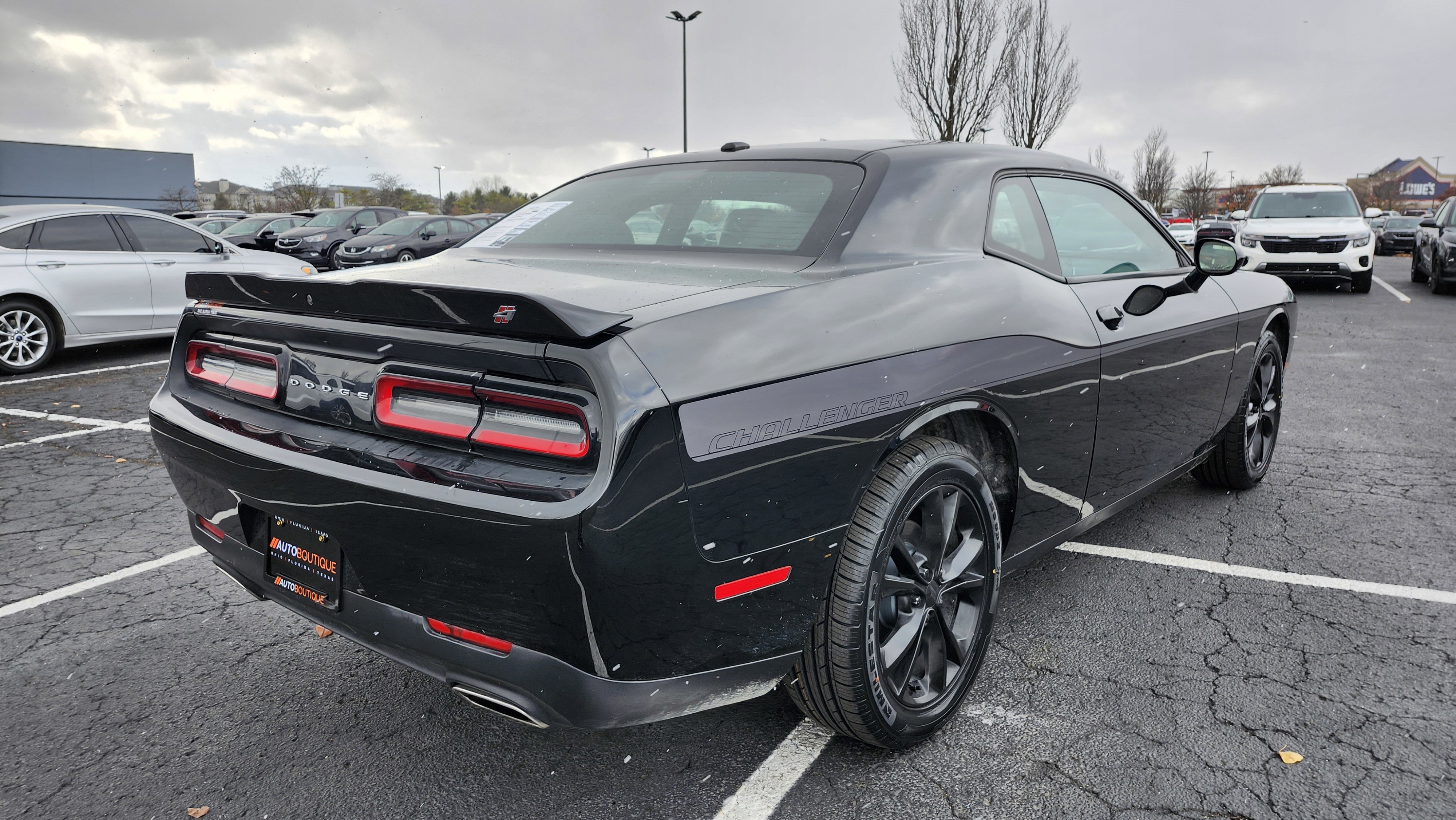 Used 2021 Dodge Challenger SXT image 15