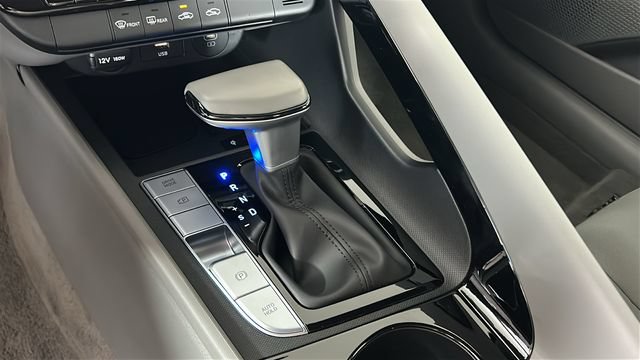 Certified 2025 Hyundai Elantra SEL FWD image 21
