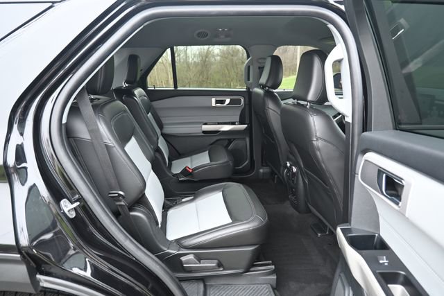 Used 2022 Ford Explorer XLT w/ Equipment Group 202A image 21