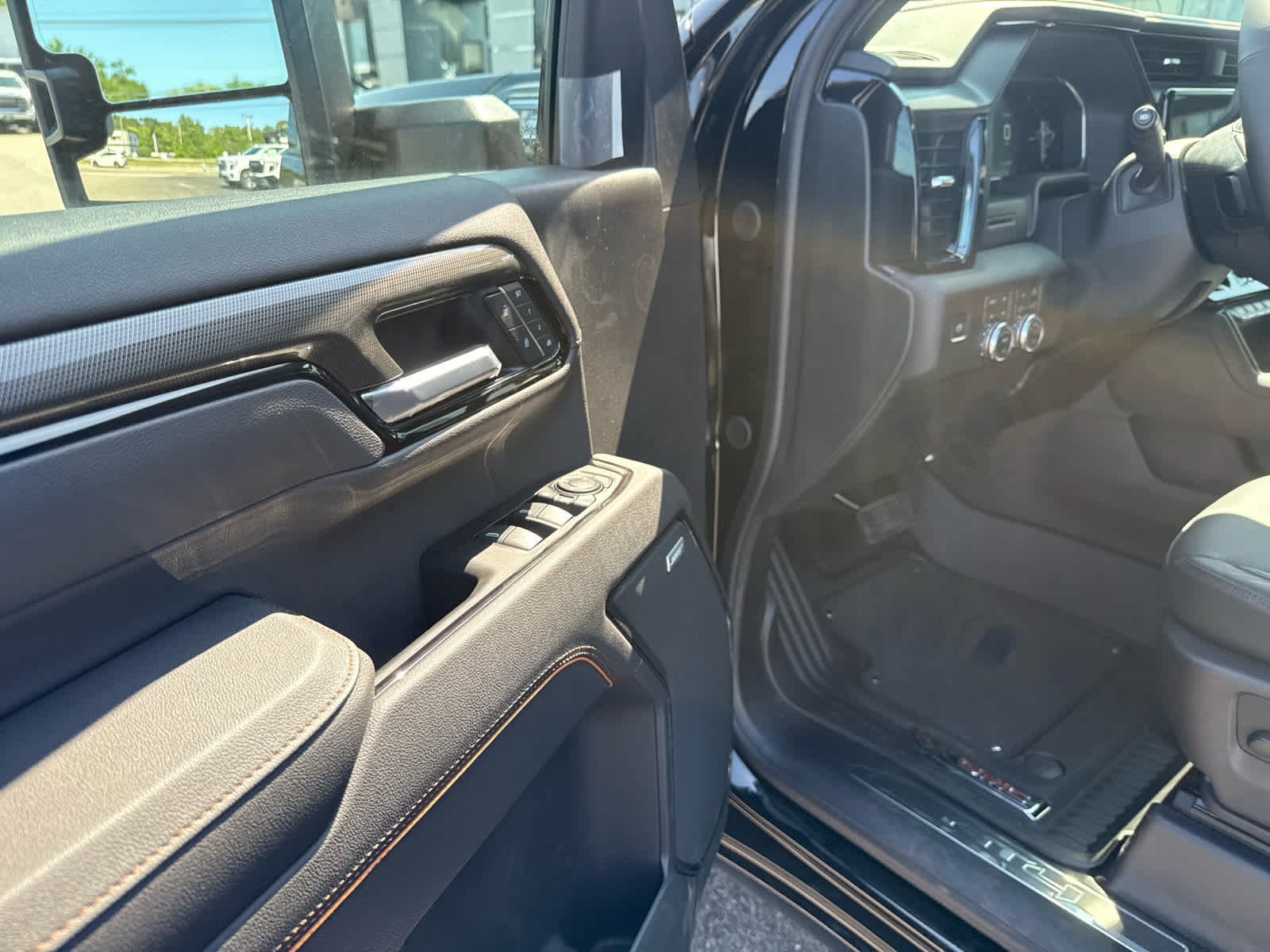 New 2026 GMC Sierra 2500 AT4 w/ AT4 Preferred Package AWD/4WD image 13