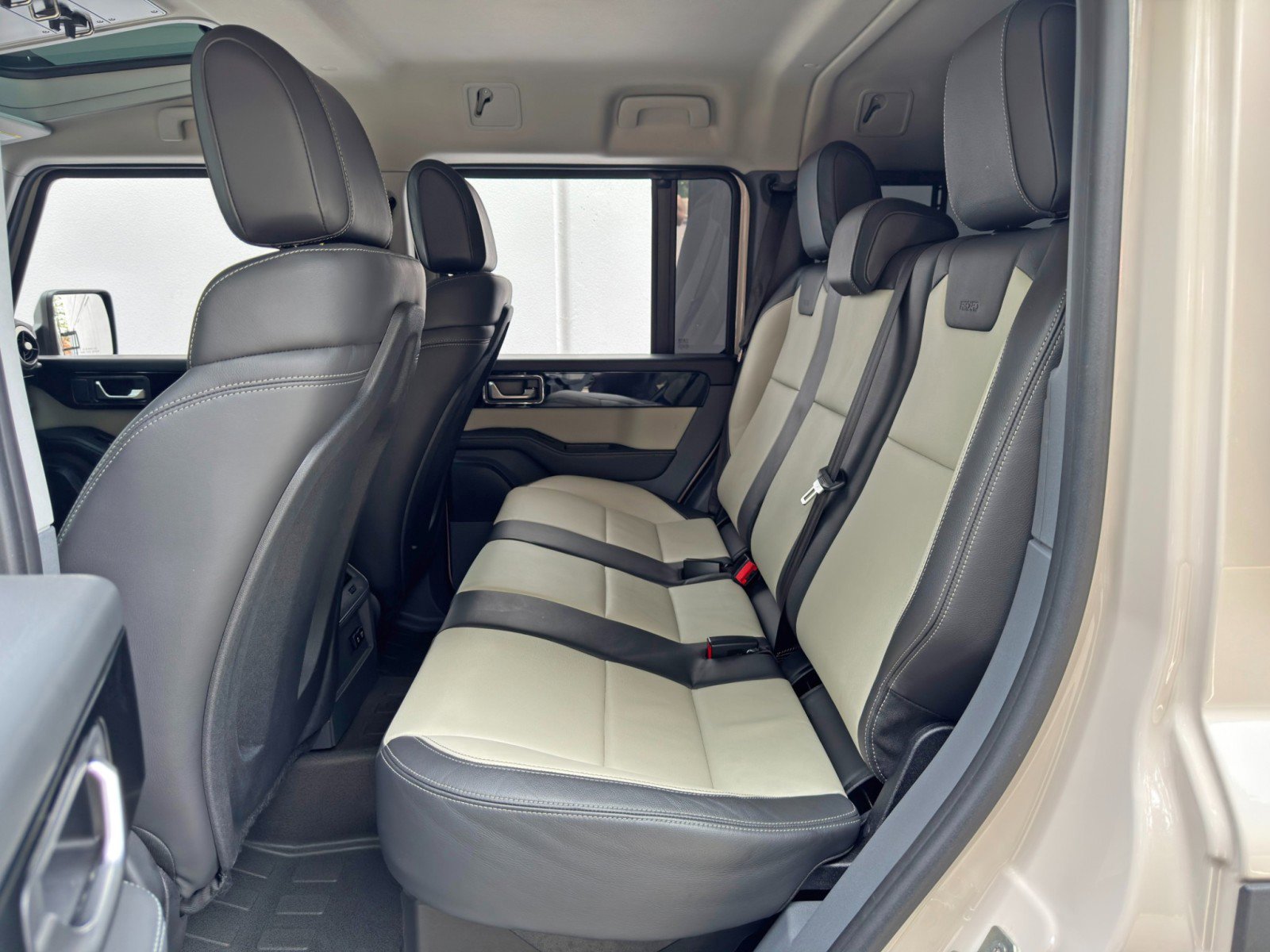 Used 2024 INEOS Grenadier AWD/4WD image 39