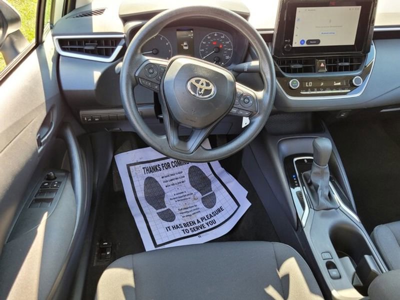 Used 2025 Toyota Corolla LE image 8