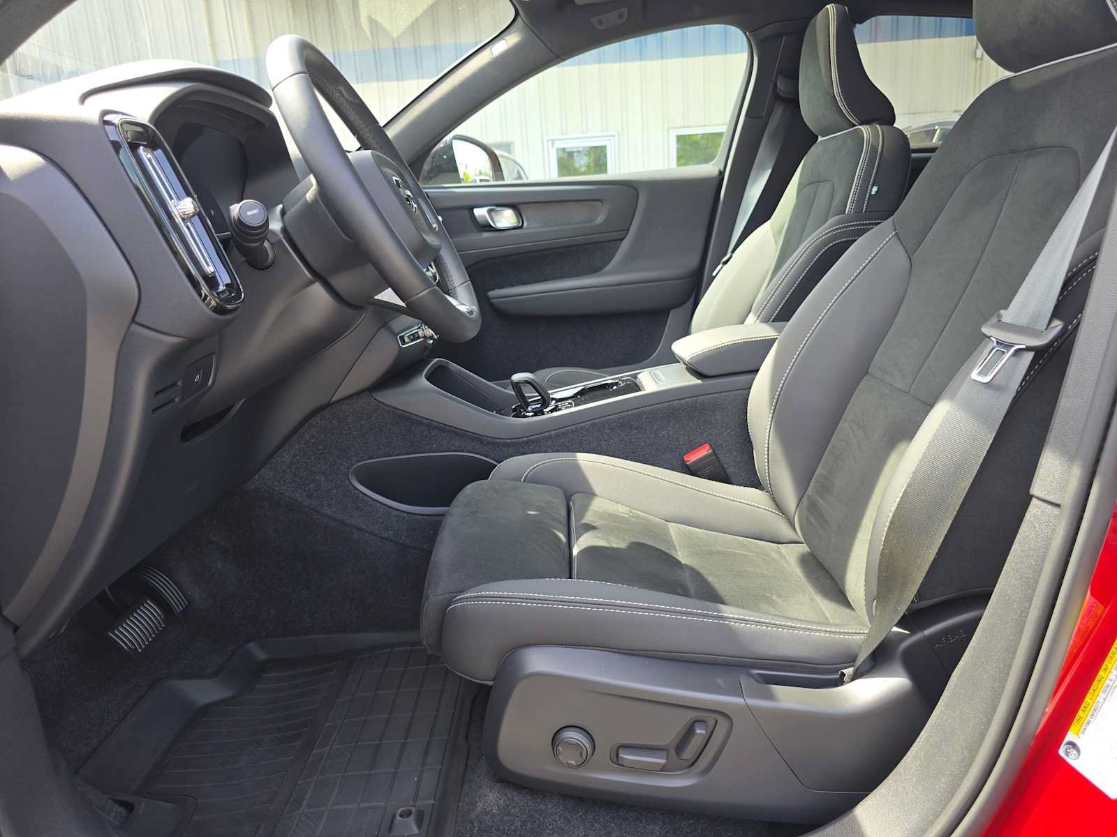 Certified 2023 Volvo C40 P8 Recharge Plus w/ Climate Package AWD/4WD image 20