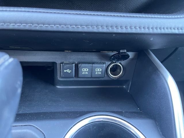 Used 2020 Toyota Highlander LE AWD/4WD image 21