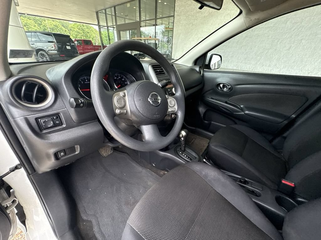 Used 2013 Nissan Versa FWD image 10