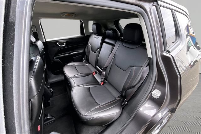 Used 2022 Jeep Compass Trailhawk w/ Trailhawk Convenience Group AWD/4WD image 16