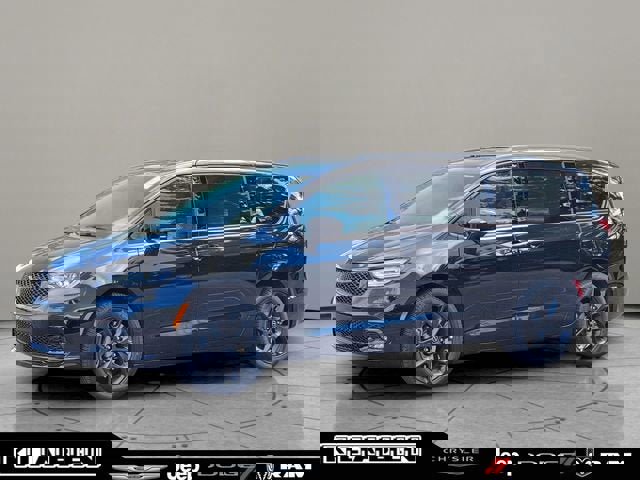 New 2026 Chrysler Pacifica Select w/ S Appearance Package AWD/4WD image 1