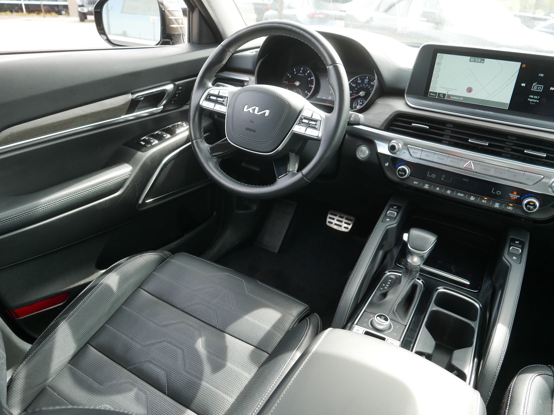 Used 2022 Kia Telluride SX w/ SX Prestige Package AWD/4WD image 9