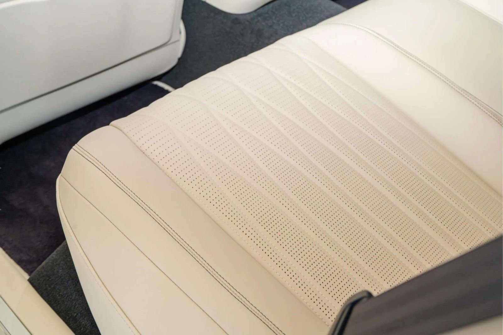 Used 2023 Bentley Flying Spur Azure AWD/4WD image 67