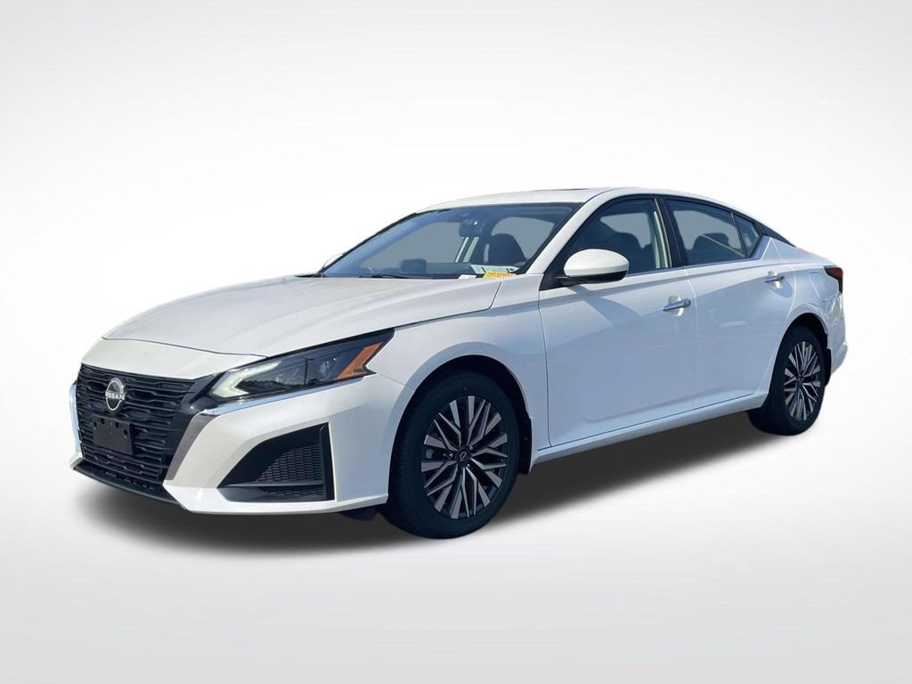 Used 2023 Nissan Altima 2.5 SV w/ SV Premium Package AWD/4WD image 3
