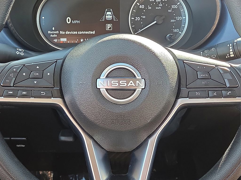 Used 2025 Nissan Versa SV image 30