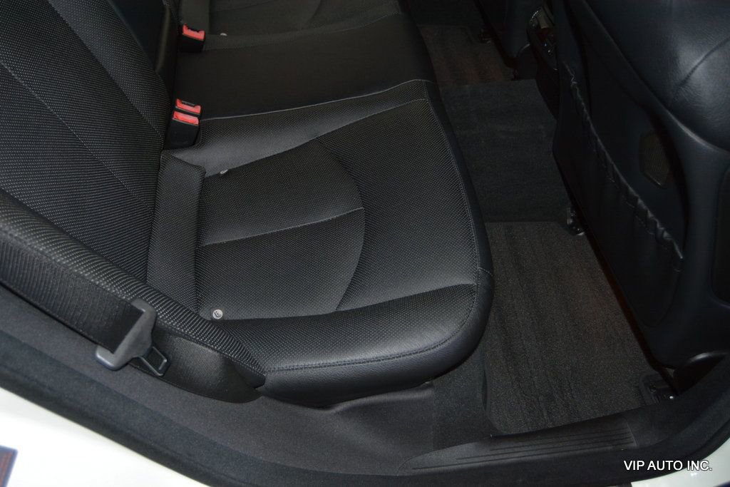 Used 2009 Mercedes-Benz E 550 Sedan image 27