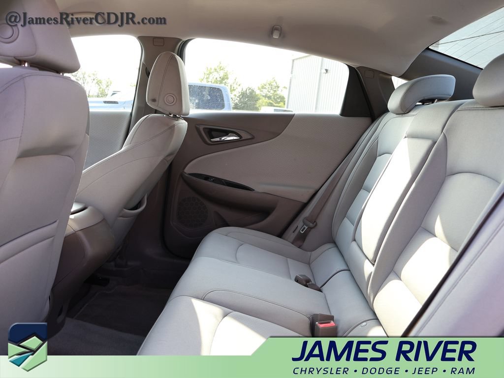 Used 2017 Chevrolet Malibu LS FWD image 17