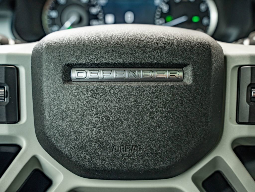 Used 2023 Land Rover Defender 110 SE AWD/4WD image 21