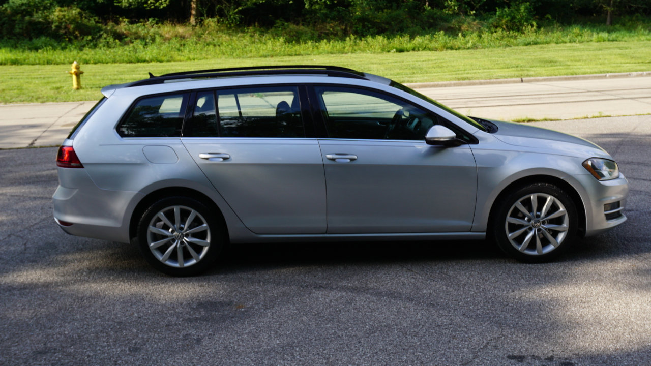 Used 2015 Volkswagen Golf S image 6