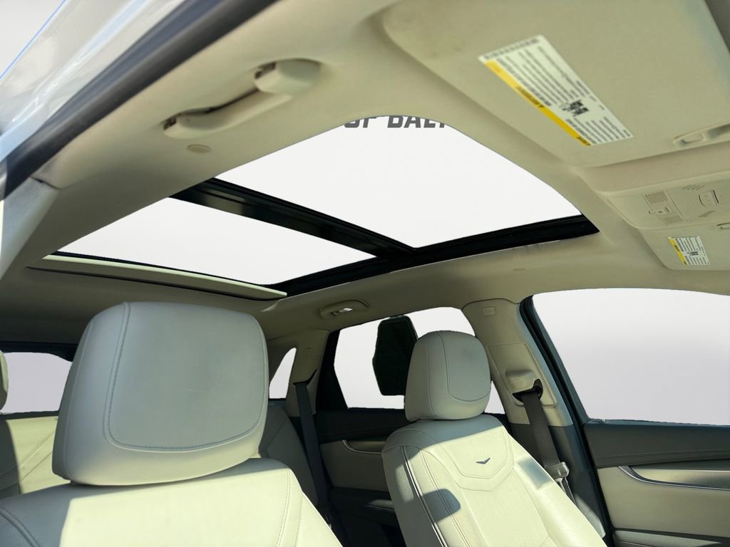 Used 2022 Cadillac XT5 Premium Luxury image 16