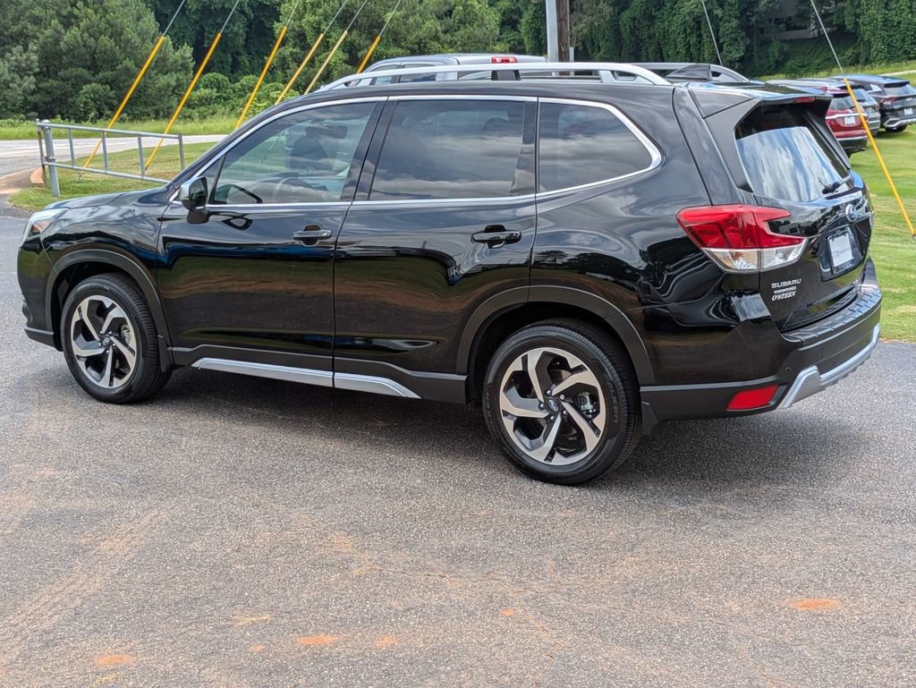 Used 2024 Subaru Forester Touring w/ Convenience Package AWD/4WD image 4
