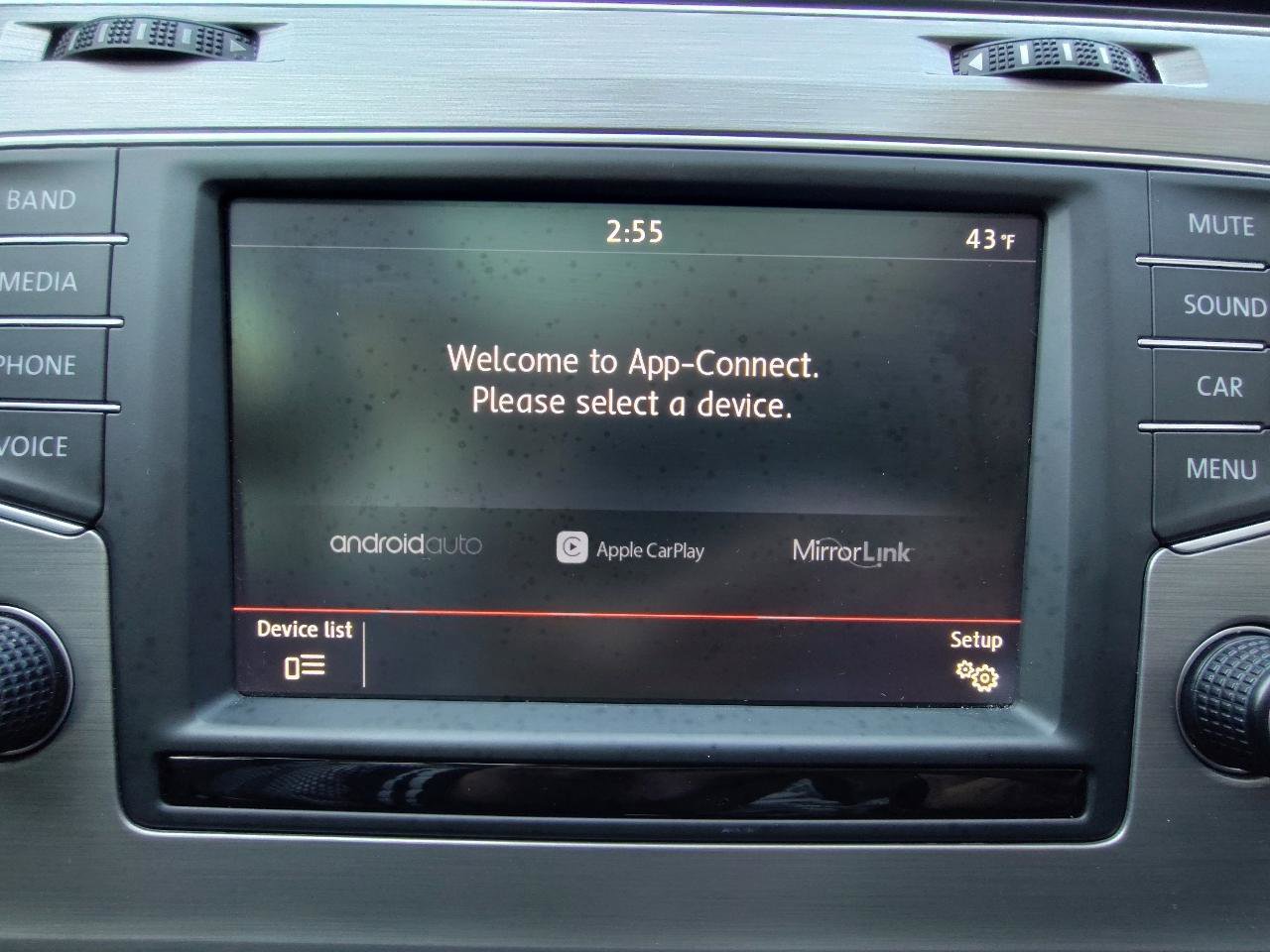 Used 2016 Volkswagen Golf SE image 31