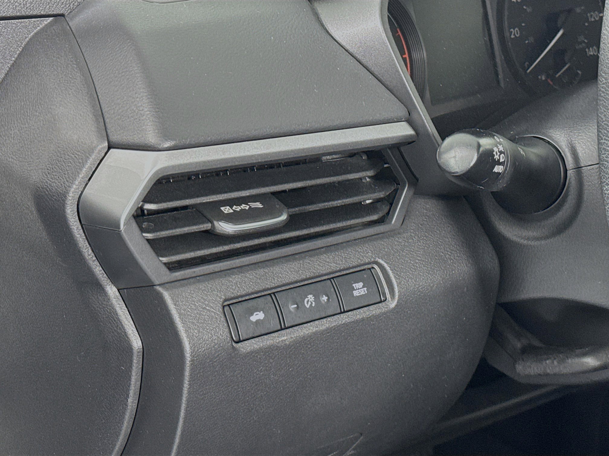 Used 2024 Nissan Altima 2.5 S image 10