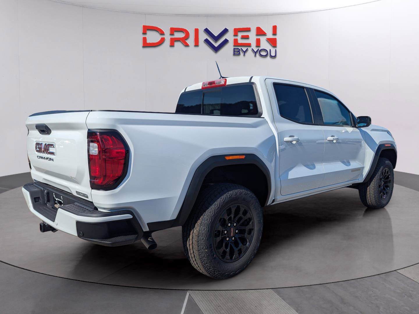 New 2026 GMC Canyon Elevation w/ Convenience Package image 6